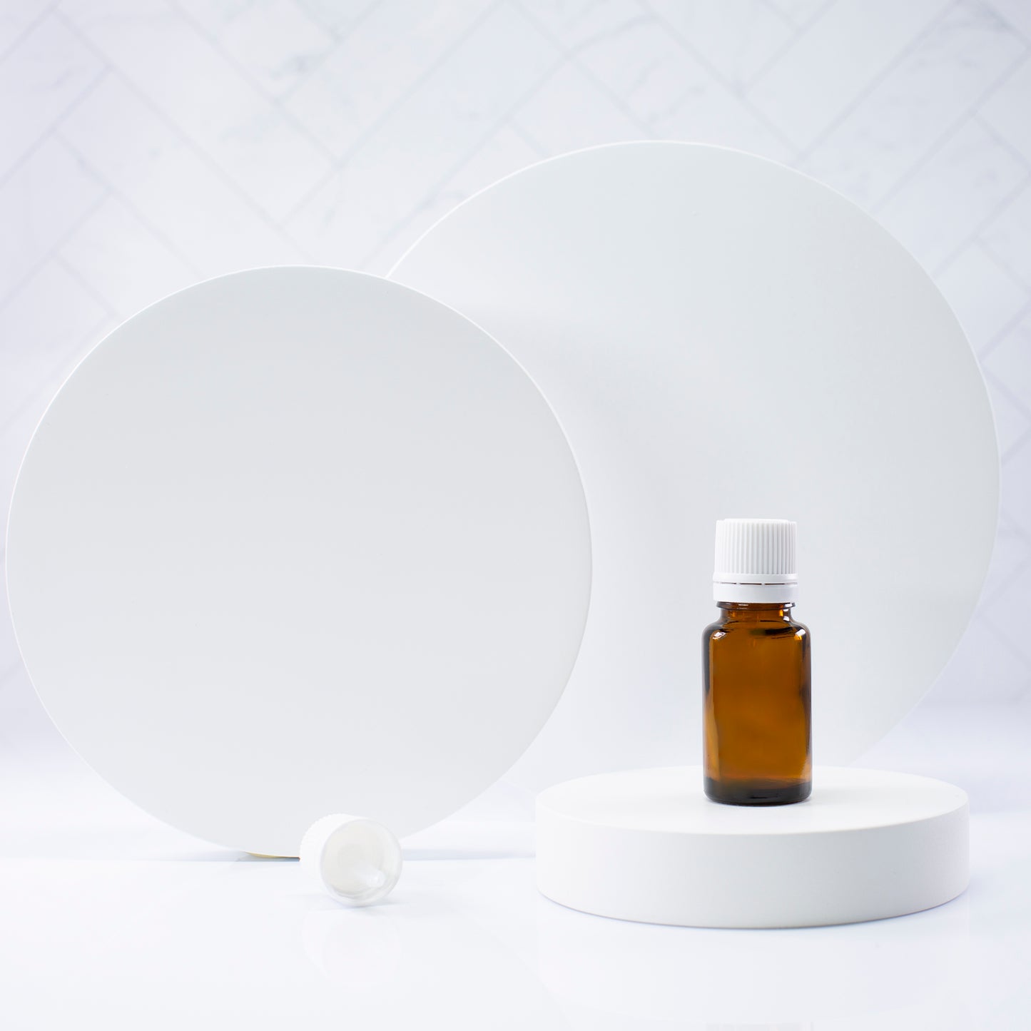 15 ml Amber Essential Oil Bottle with 18mm White Dropper Cap