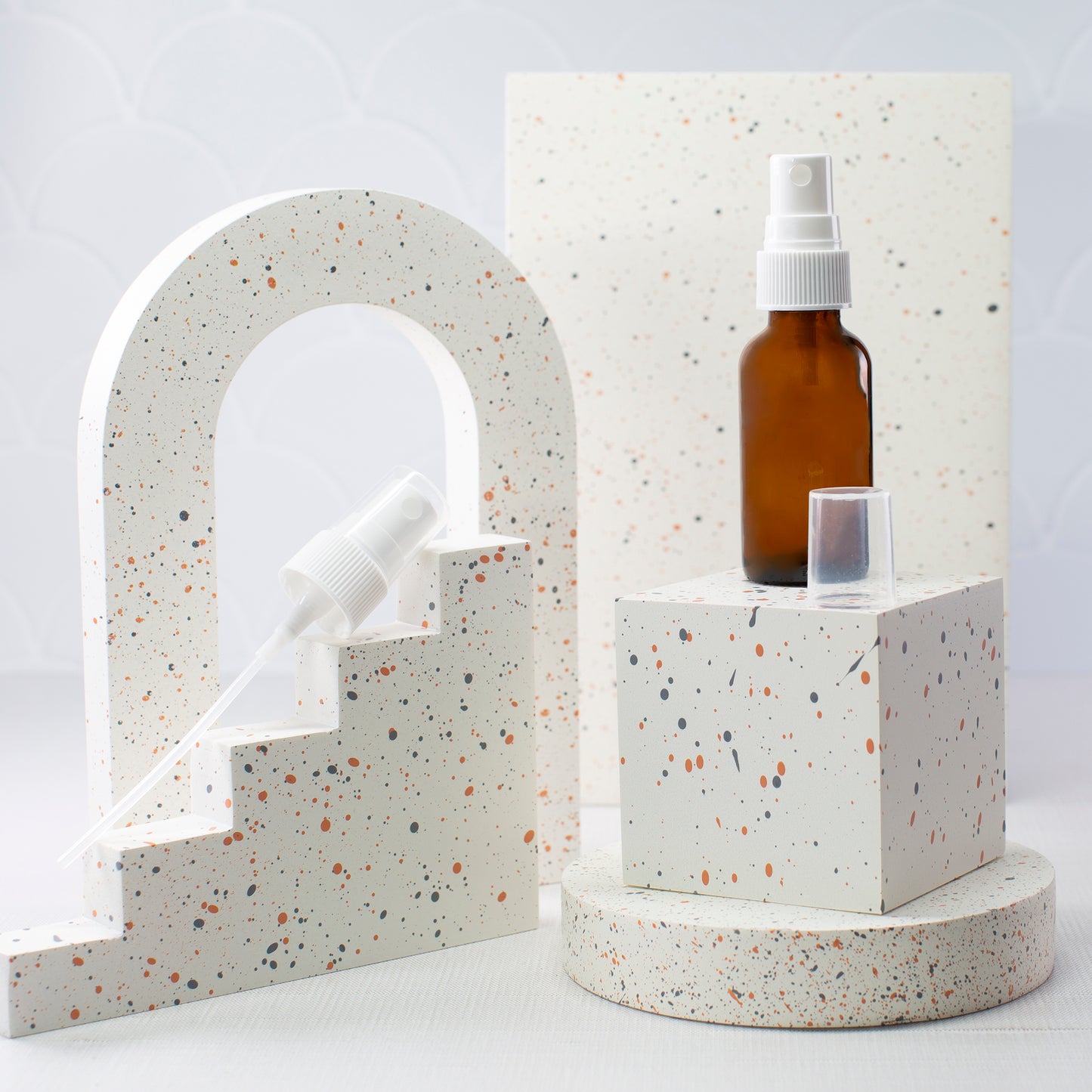 1 oz / 30 ml Amber Glass Bottle with 20-400 White Fine Mist Sprayer