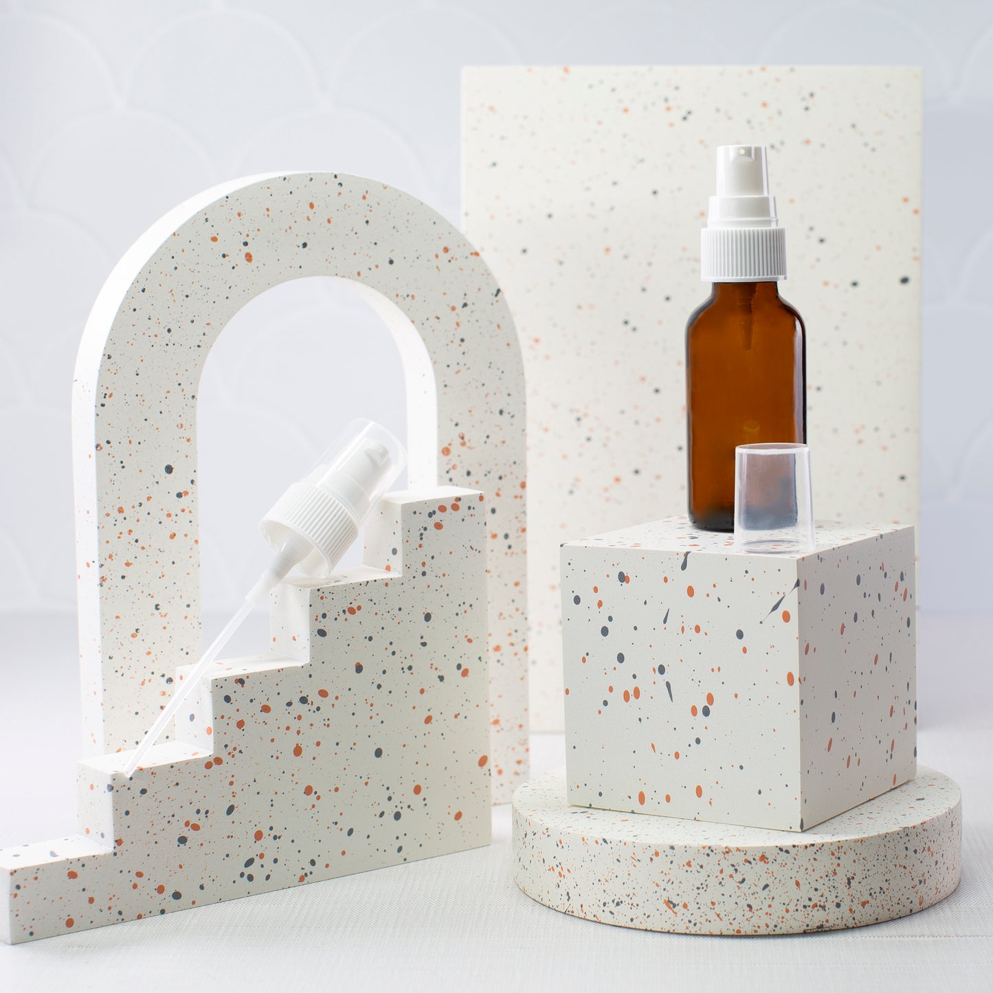 1 oz / 30 ml Amber Glass Bottle with 20-400 White Treatment Pump