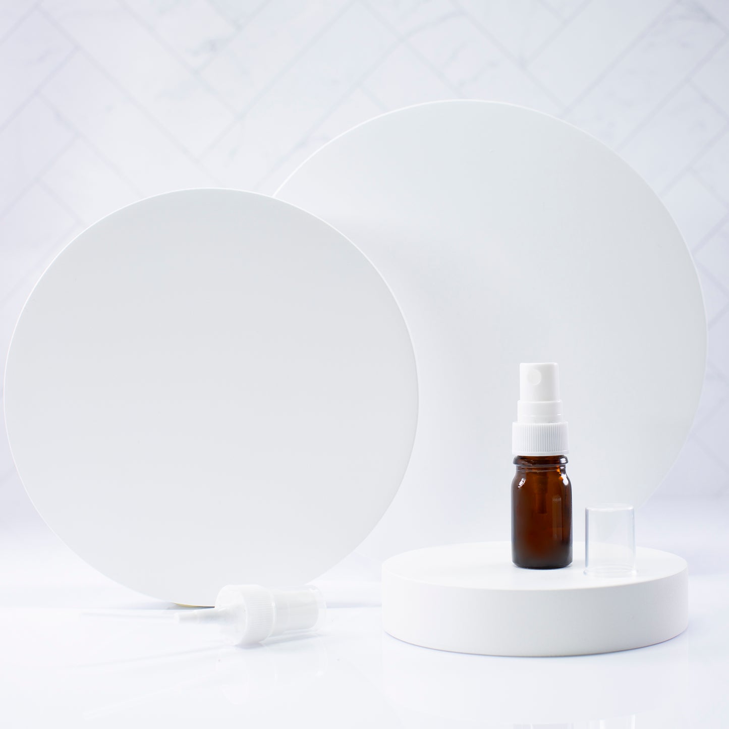 5 ml Amber Essential Oil Bottle with 18-400 White Fine Mist Sprayer