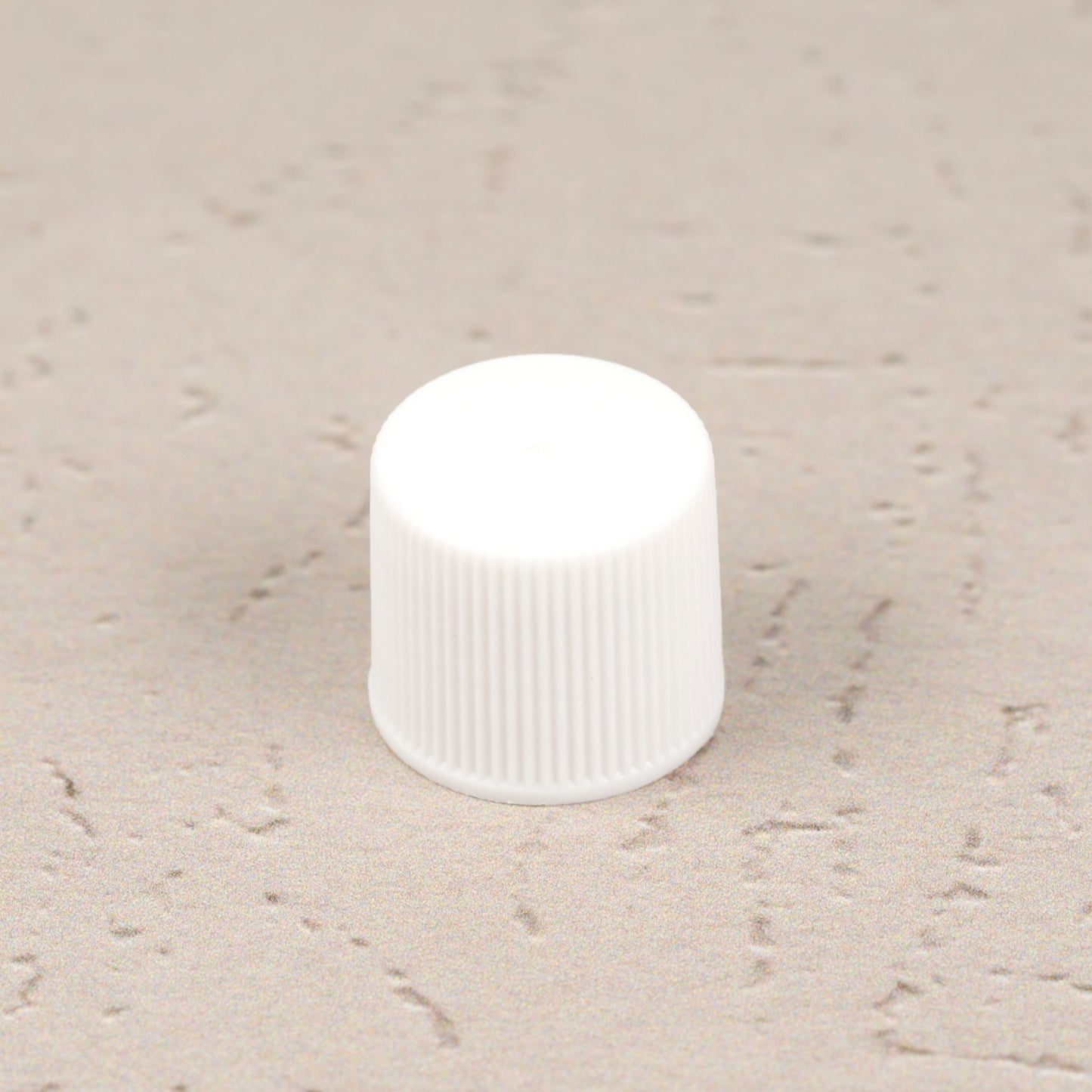 15-415 White Ribbed Screw Cap