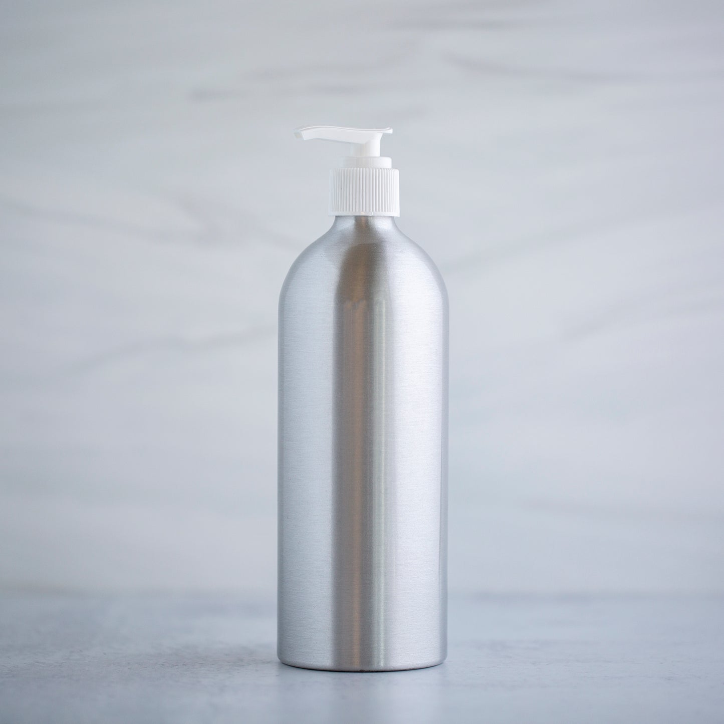 480 ml / 16 oz Aluminum Bottle with 24-410 White Lotion Pump