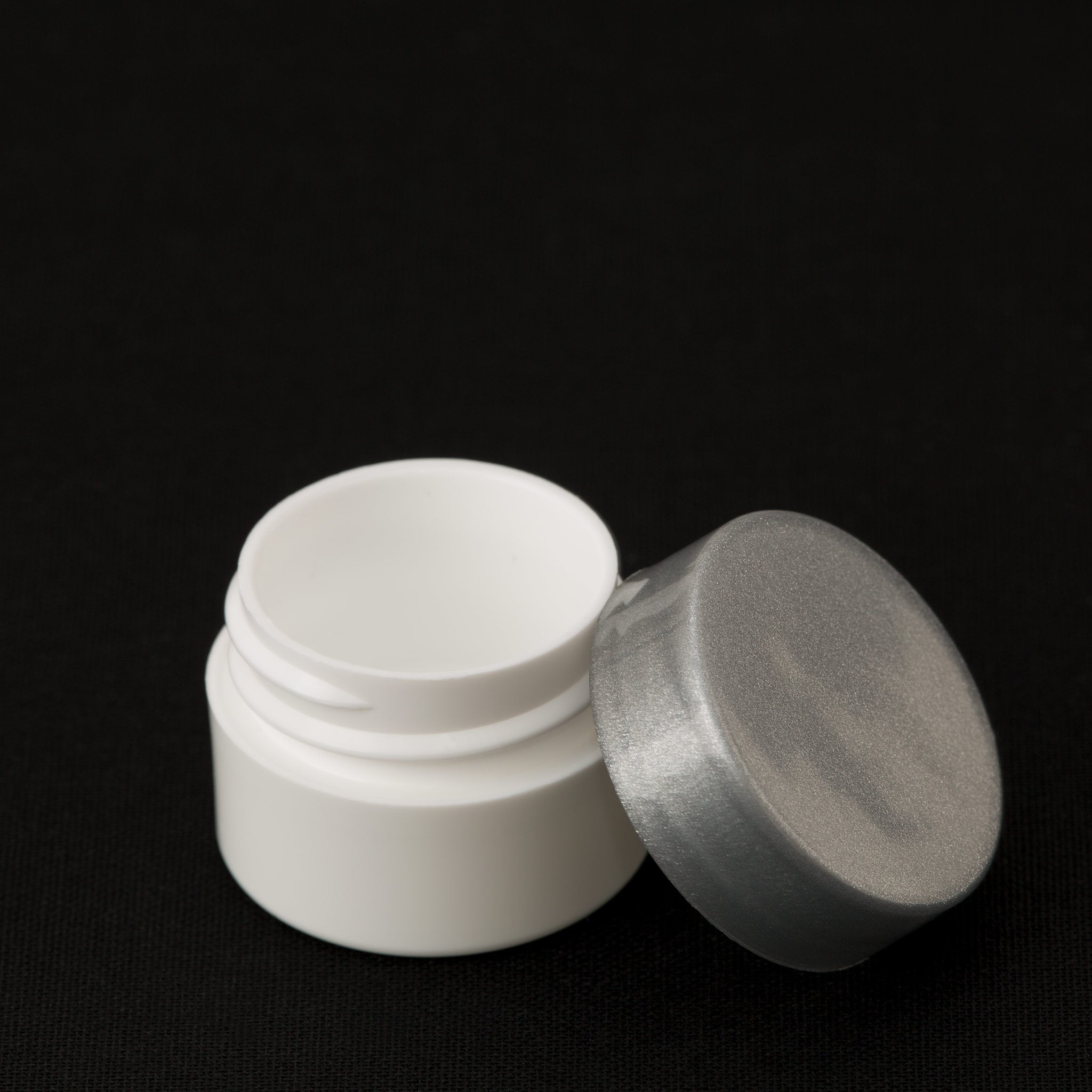 .25 oz / 7.5 ml White Lip Balm Jar with Silver Gloss Cap