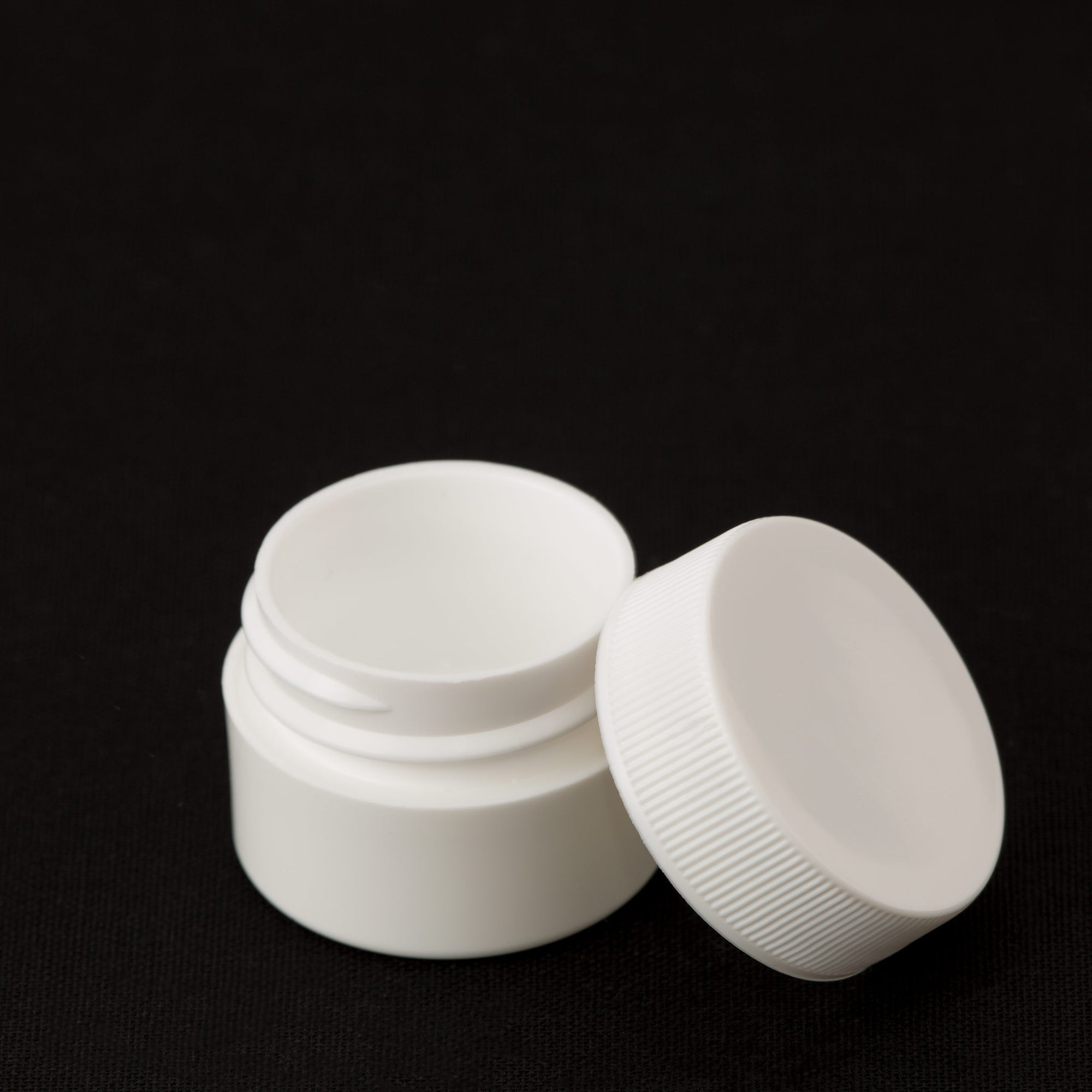 .25 oz / 7.5 ml White Lip Balm Jar with White Ribbed Cap