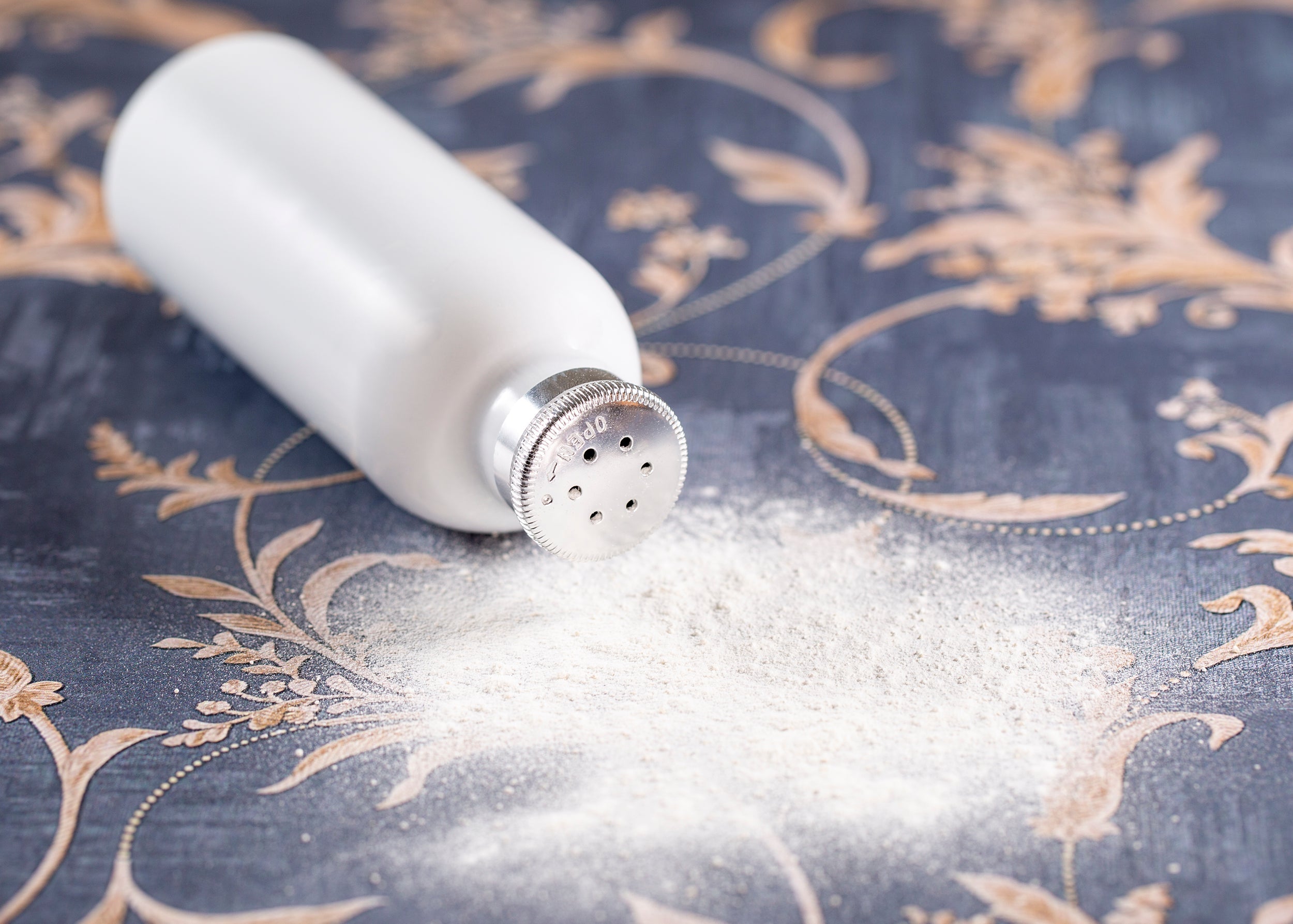 DIY- Oily Hair Dry Shampoo