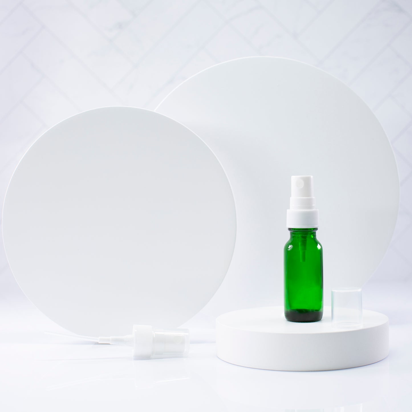 0.5 oz Green Glass Bottle with 18-400 White Fine Mist Sprayer