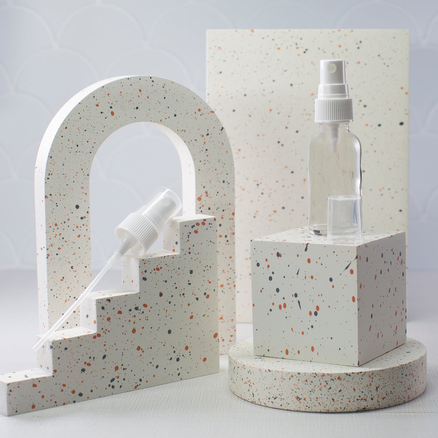 1 oz Clear Glass Bottle with 20-400 White Fine Mist Sprayer