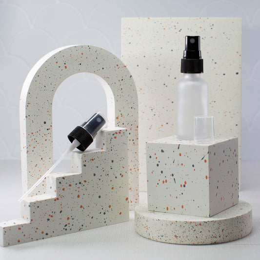 1 oz Frosted Glass Bottle with 20-400 Black Fine Mist Sprayer