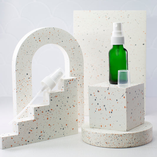 1 oz Green Glass Bottle with 20-400 White Fine Mist Sprayer