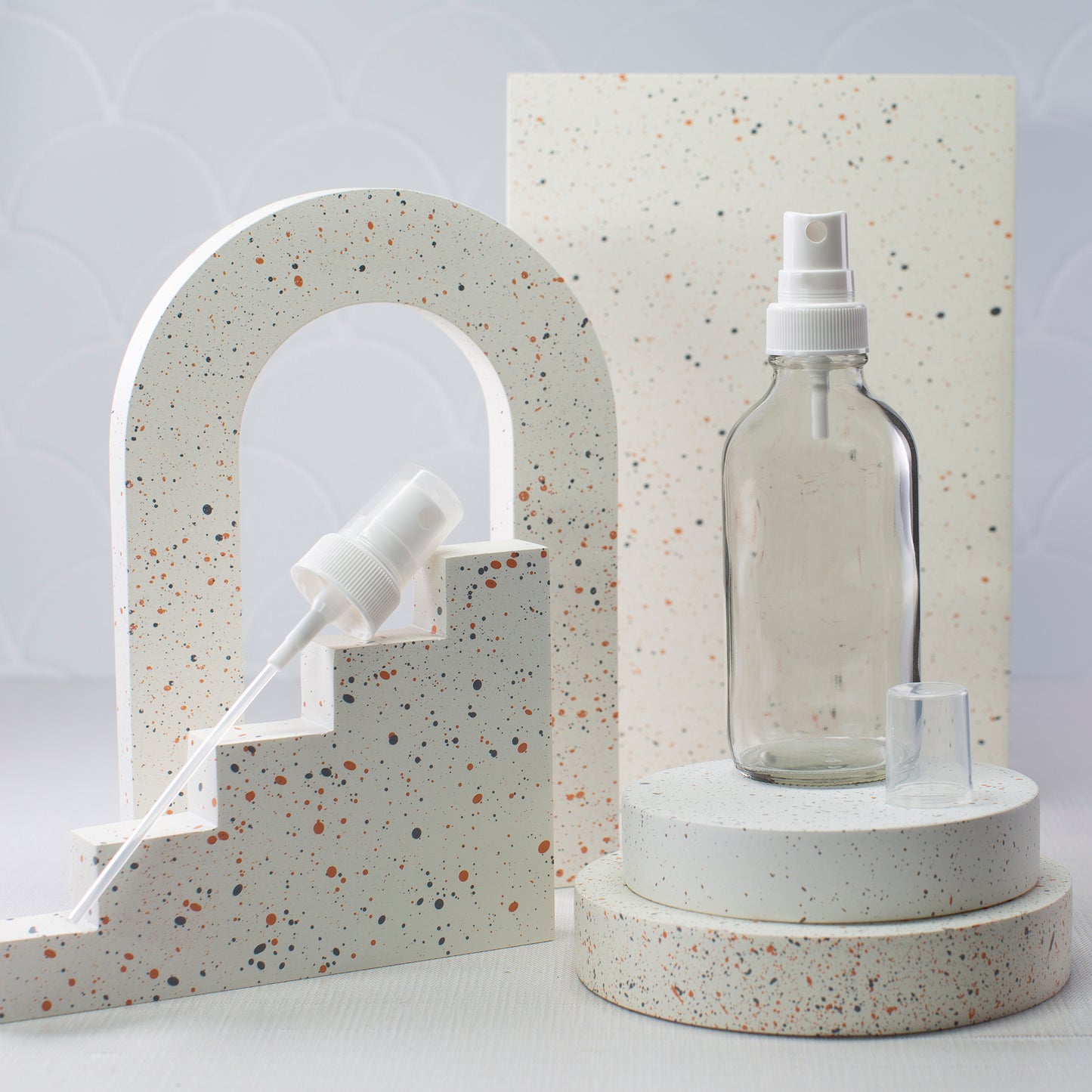 4 oz Clear Glass Bottle with 22-400 White Fine Mist Sprayer