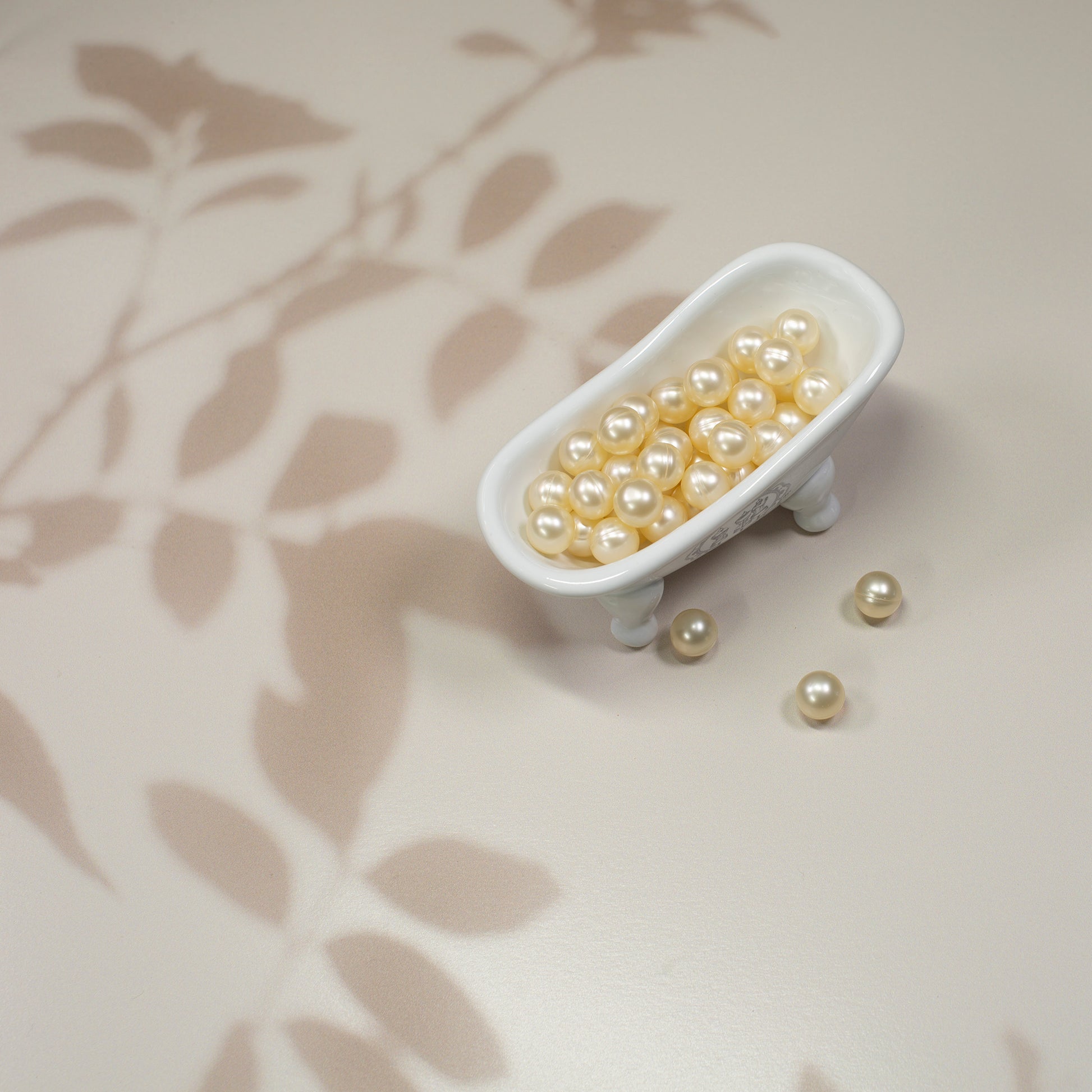 Bath Oil Beads Champagne Pearl Voyageur Soap & Candle