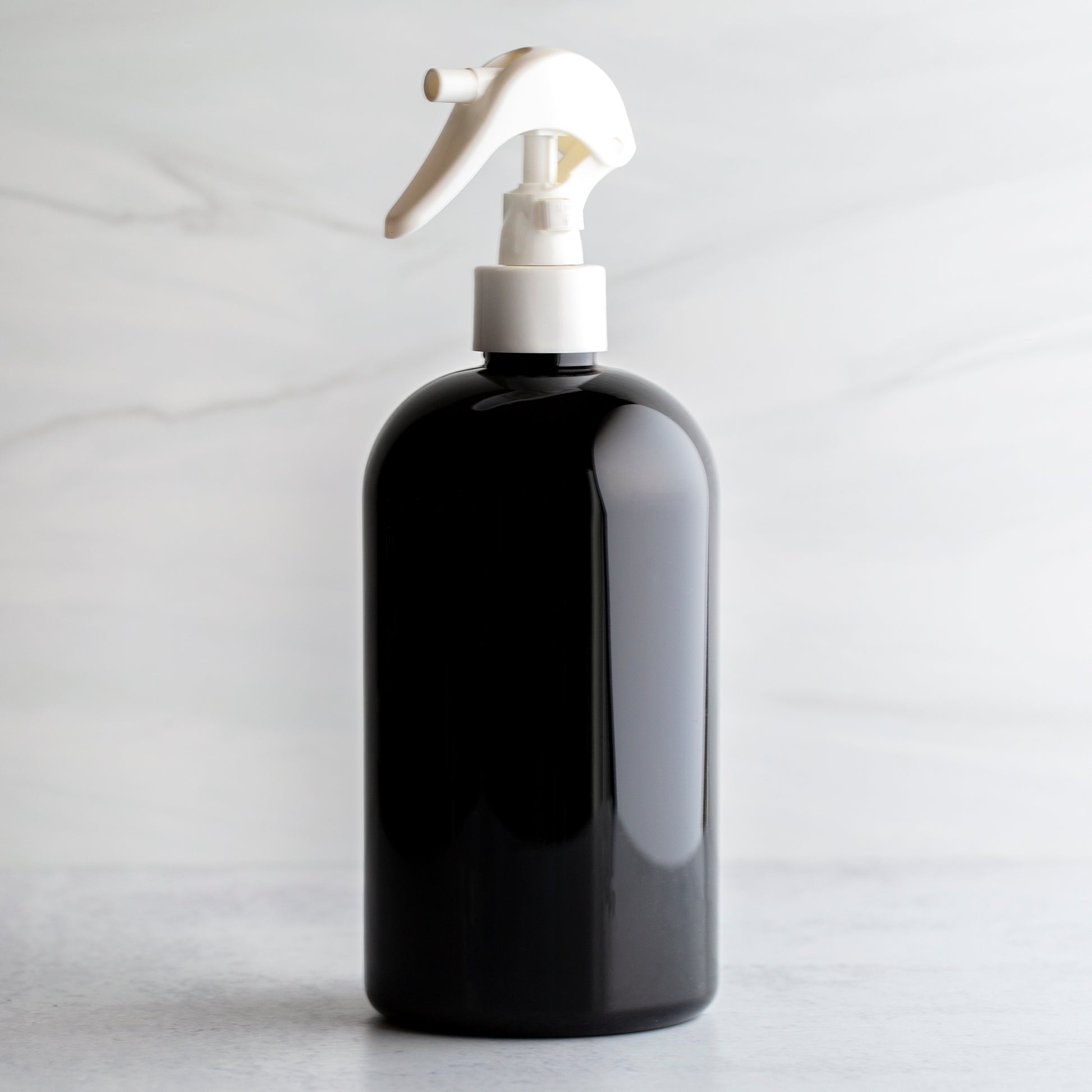 16oz Black Boston Round with White Mini Trigger Sprayer
